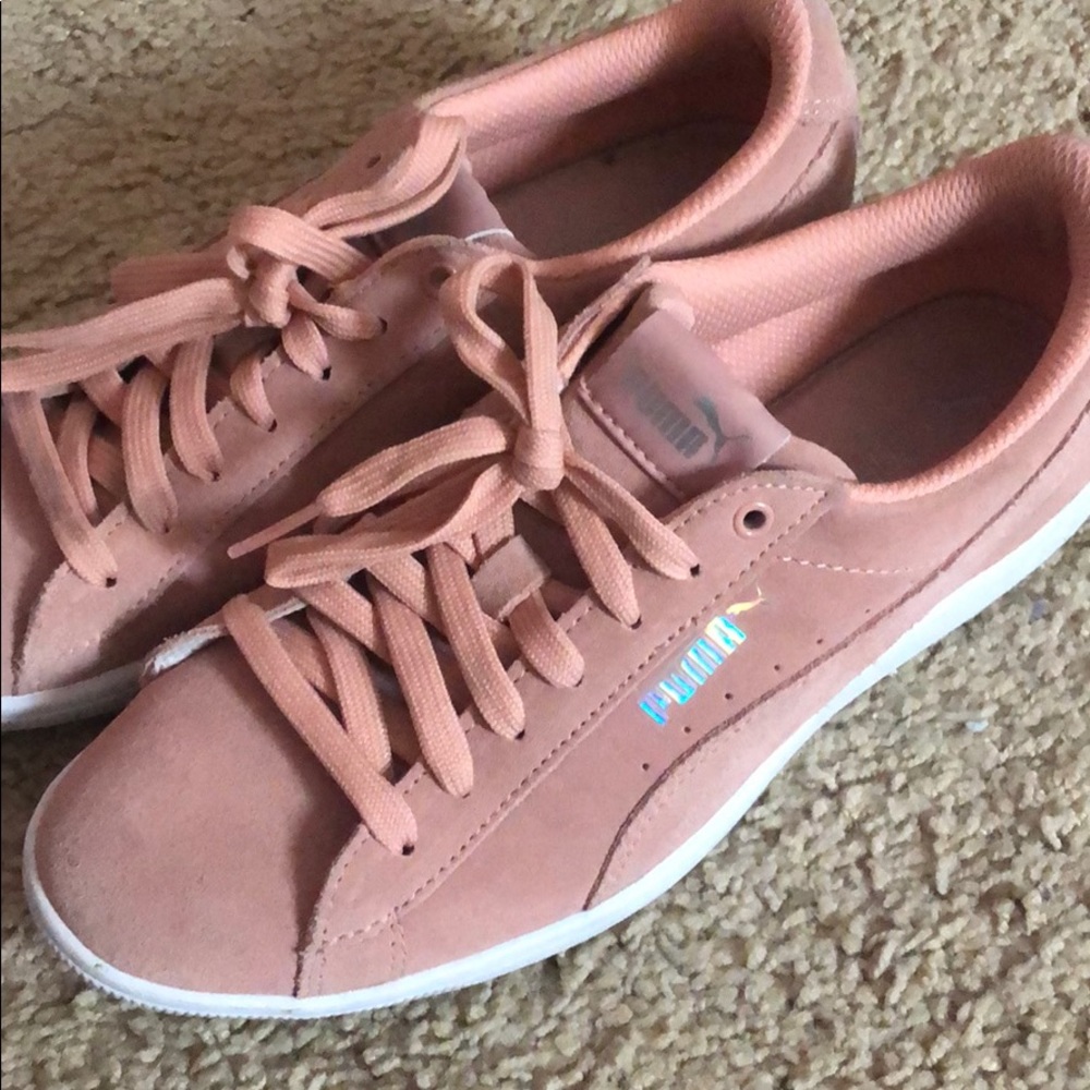 Puma tennis shoes